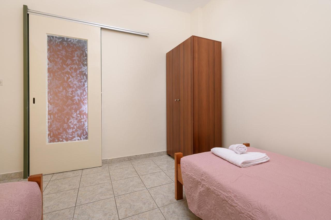 Vila Petrakis Afrathias Garden House Kalamaki  Exteriér fotografie