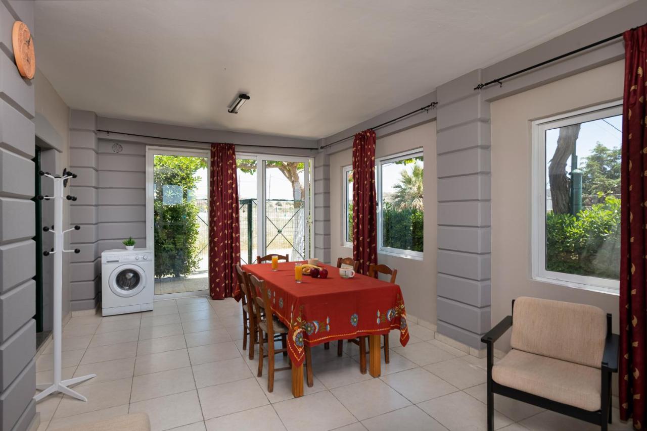 Vila Petrakis Afrathias Garden House Kalamaki  Exteriér fotografie